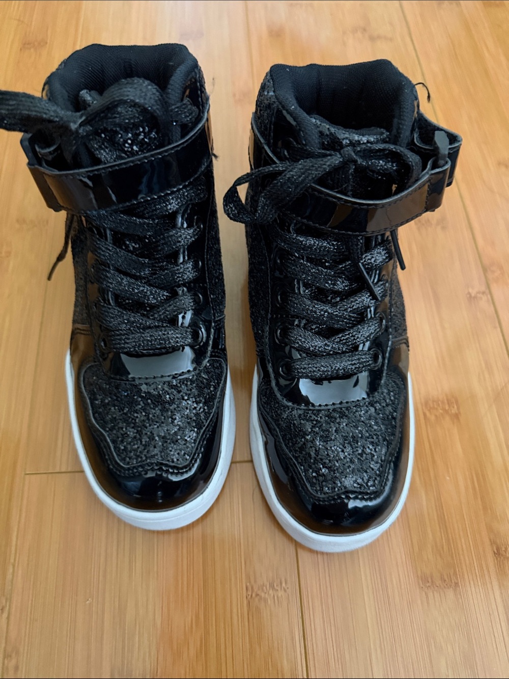 Kids High-Top Sneakers in Black with Glitter Accents